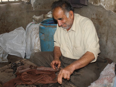 صنایع دستی چرمی, چرم دوزی