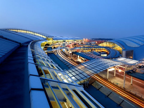 با 10 مورد از زیباترین فرودگاههای جهان آشنا شوید