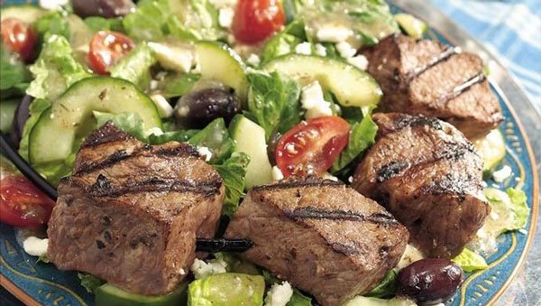 طرز تهیه سالاد کاهو و گوشت به سبک یونانی !
