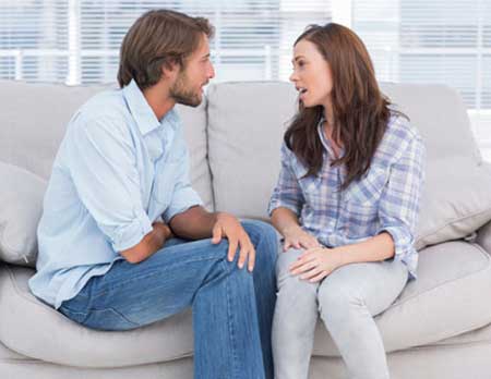 ۱۰ موضوع برای گفتگو با همسر وقتی حرفی برای گفتن ندارید