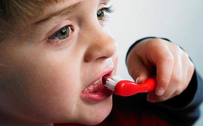مراقبت از دندانهای کودکان از چه زمان باید شروع شود؟