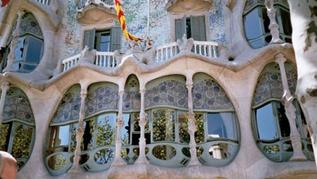 شاهکار معماری دنیا در اسپانیا !