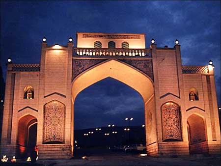 اردیبهشت، بهترین وقت سفر به شیراز