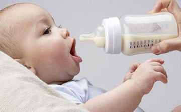 زیانهای شیشه شیر برای نوزادان