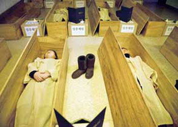 عجیب‌ترین رسوم كفن‌ و دفن در دنیا