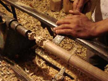 خراطی چوب یکی از صنایع دستی سنتی ایران