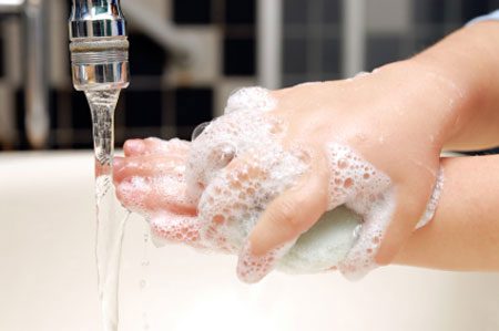 چطور به کودکان شستن دست را آموزش دهیم؟