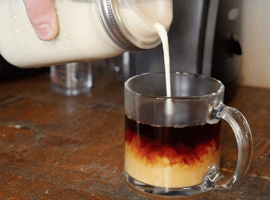 طرز تهیه خامه مخصوص قهوه در خانه