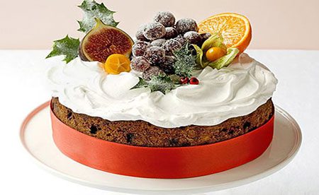 کیک میوه ای کلاسیک