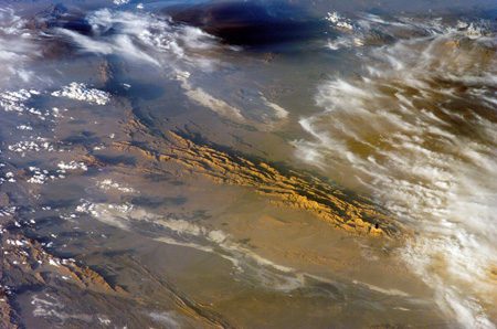 کشف ۱۳ کیلوگرم شهاب سنگ در کویر لوت ایران
