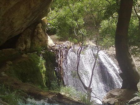 آبشار - تنگ تامرادی - یکی از اصلی‌ترین جاذبه‌های استان کهگیلویه و بویراحمد