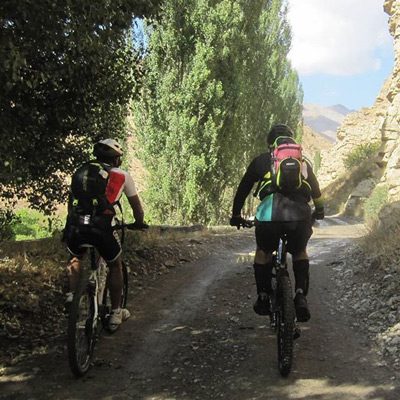 دوچرخه سواری تا دریاچه های تار و هویر