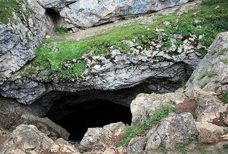 غار درفک، یکی از جاذبه های گردشگری گیلان